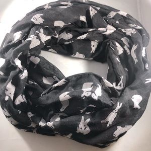 ✨🛍✨ Black and white bunny print snood scarf